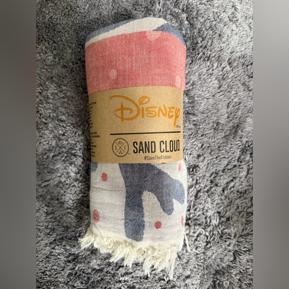 Disney Sand Cloud The Little Mermaid Beach Towel - Picture 1 of 3